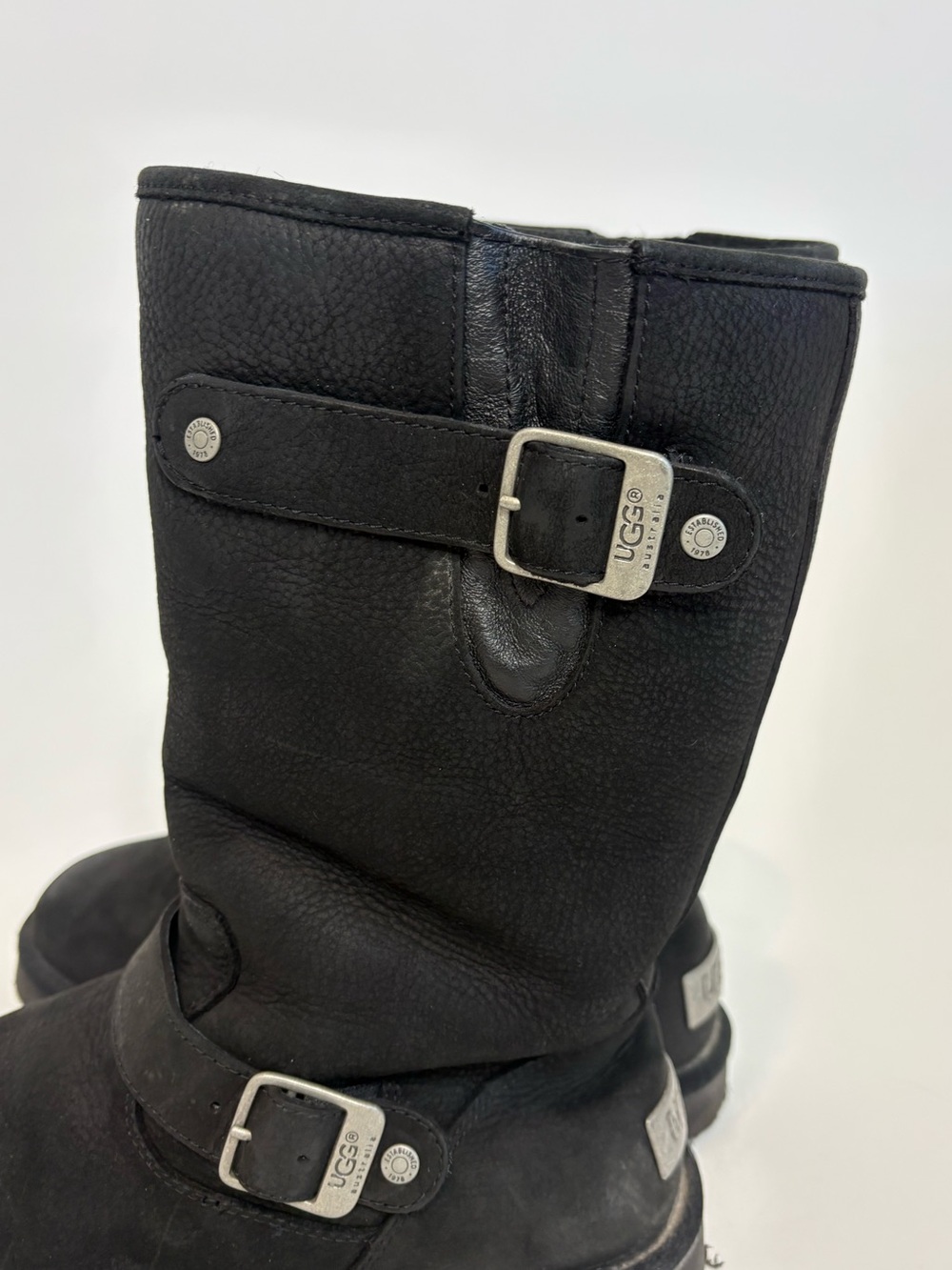 UGG-Sutter Moto Buckle Shearling Boot Women's Size 9 Black 1005374 - Picture 9 of 12